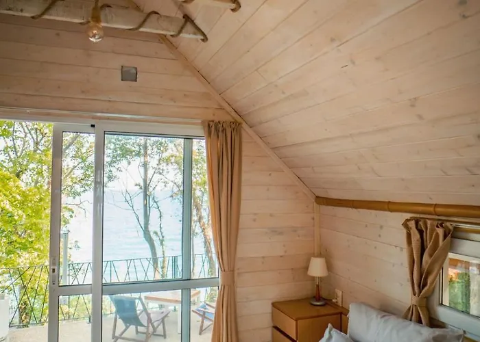 къщички синьо лято, черноморец - - Blue Summer ヴァルナ